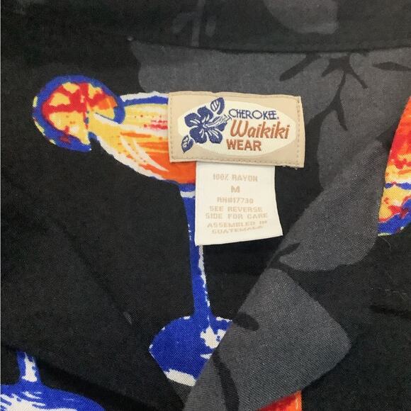 Cherokee Waikiki Hawaiian shirt - Picture 3 of 3